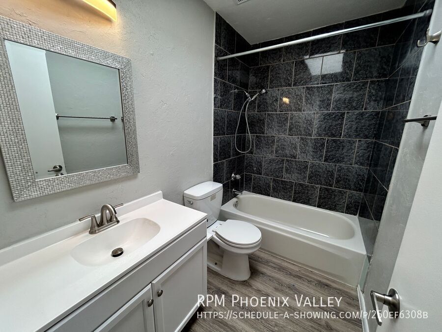 $500 OFF your 1st full month rent! 2Bm 2Ba townhome in the Heart of Phoenix property image