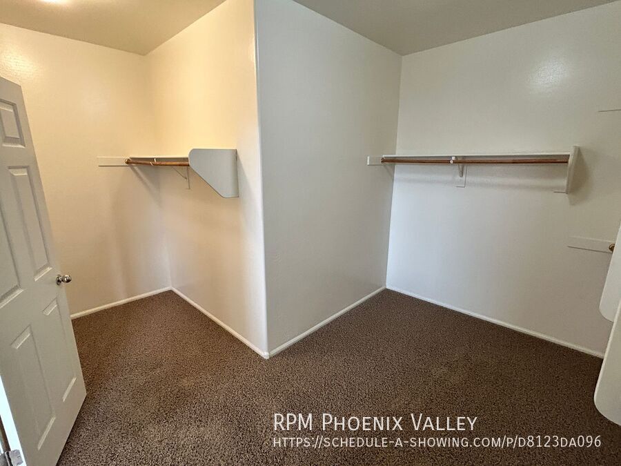 Spacious 4 Bedroom, 3 Bath Two-Story Glendale Home with Loft & 3-Car Garage property image