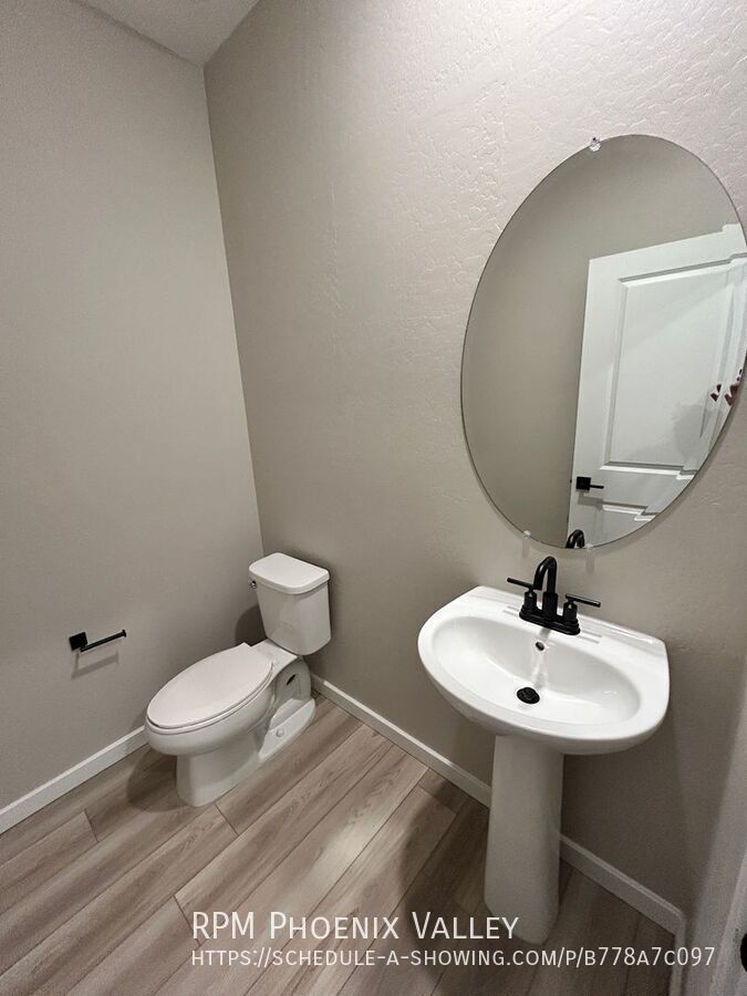 Modern 3-Bedroom Townhome in Gated Layton Lakes – Updated & Move-In Ready! property image