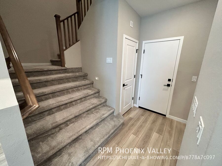Modern 3-Bedroom Townhome in Gated Layton Lakes – Updated & Move-In Ready! property image