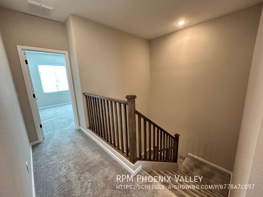 Modern 3-Bedroom Townhome in Gated Layton Lakes – Updated & Move-In Ready! property image