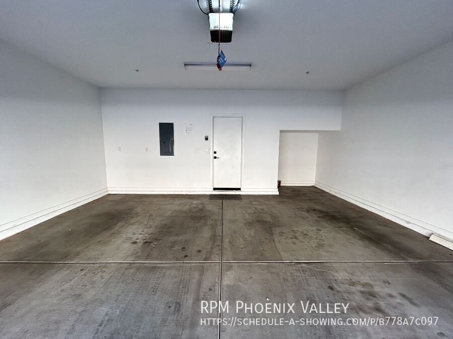 Modern 3-Bedroom Townhome in Gated Layton Lakes – Updated & Move-In Ready! property image