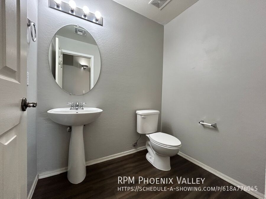 Gorgeous 4 Bed 2.5 Bath Pool Home Surprise *NEW* Flooring! property image