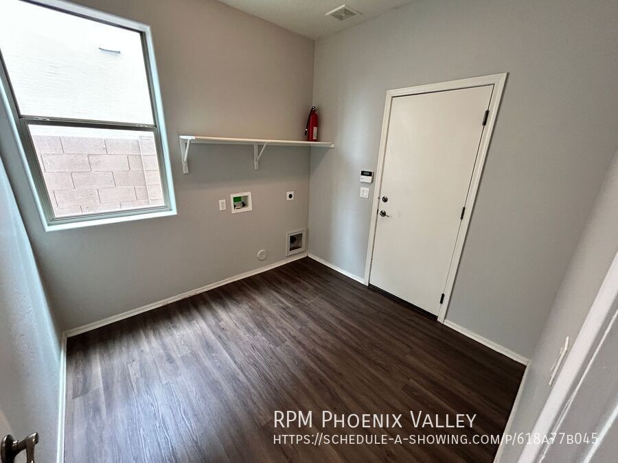 Gorgeous 4 Bed 2.5 Bath Pool Home Surprise *NEW* Flooring! property image