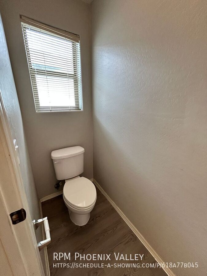 Gorgeous 4 Bed 2.5 Bath Pool Home Surprise *NEW* Flooring! property image