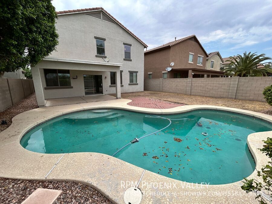 Gorgeous 4 Bed 2.5 Bath Pool Home Surprise *NEW* Flooring! property image