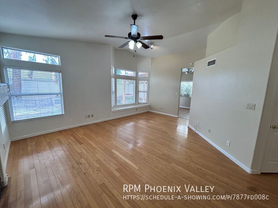 SINGLE LEVEL 3Bdm 2Ba Home w/ NO CARPET - Located in Val Vista Lakes!!! property image