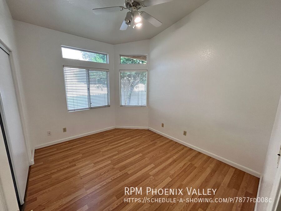 SINGLE LEVEL 3Bdm 2Ba Home w/ NO CARPET - Located in Val Vista Lakes!!! property image