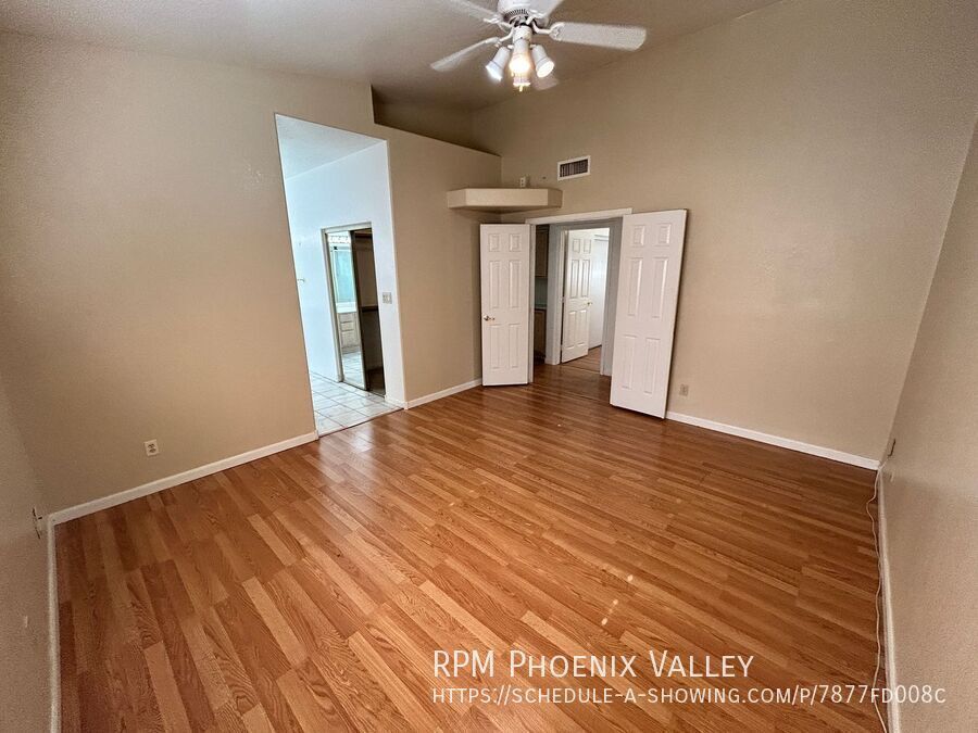SINGLE LEVEL 3Bdm 2Ba Home w/ NO CARPET - Located in Val Vista Lakes!!! property image