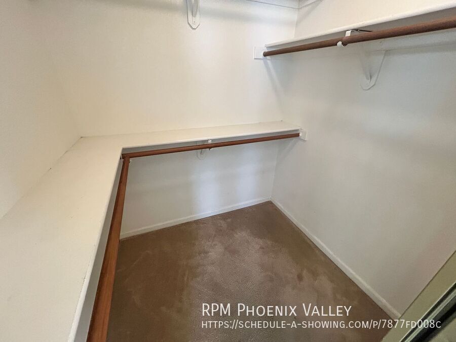 SINGLE LEVEL 3Bdm 2Ba Home w/ NO CARPET - Located in Val Vista Lakes!!! property image