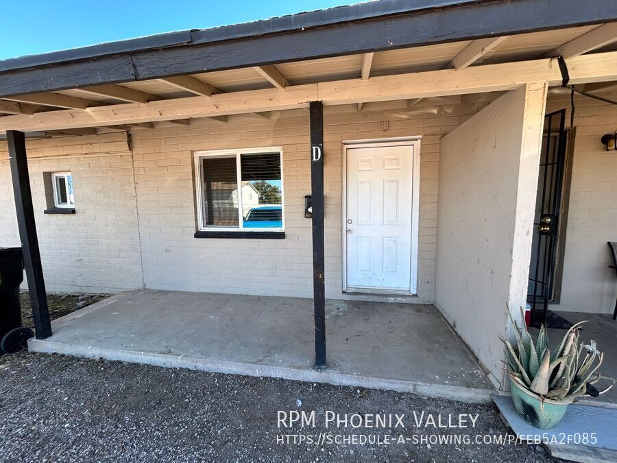 Updated 2Bdm 1BA apartment *NO* Carpet property image