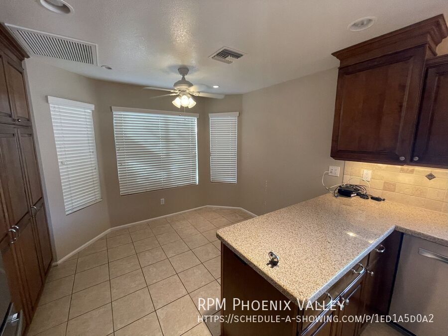 Beautiful 3 Bed / 2 Bath Home in Prime Location – Right Off the 101! *NO Carpet* property image