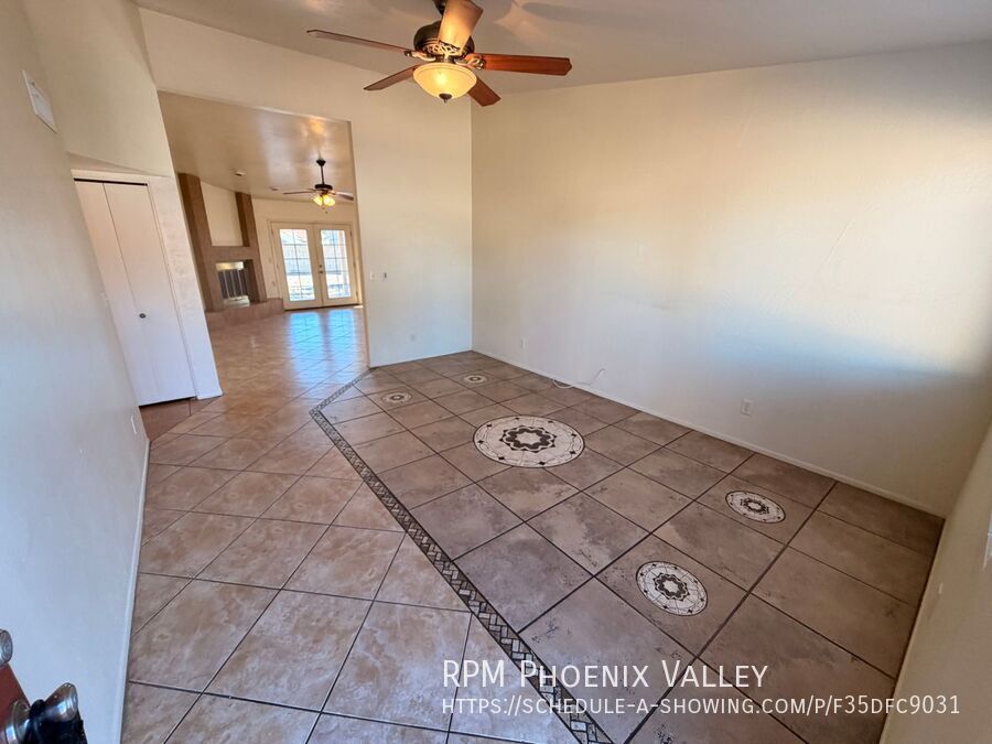 ⭐ Spacious 3-Bedroom 2-Bathroom Chandler Home with Vaulted Ceilings and Large Yard property image