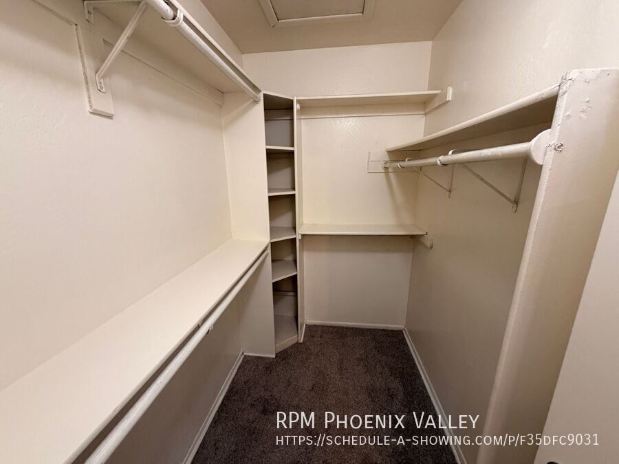 ⭐ Spacious 3-Bedroom 2-Bathroom Chandler Home with Vaulted Ceilings and Large Yard property image