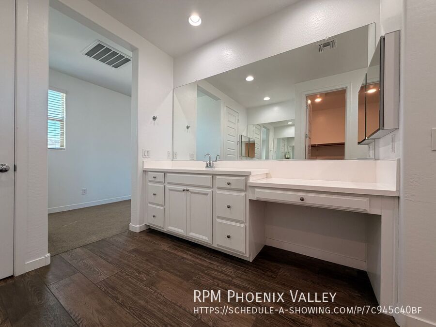 Modern 4-Bedroom 3-Bathroom Mesa Home Near Legacy Sports Park property image