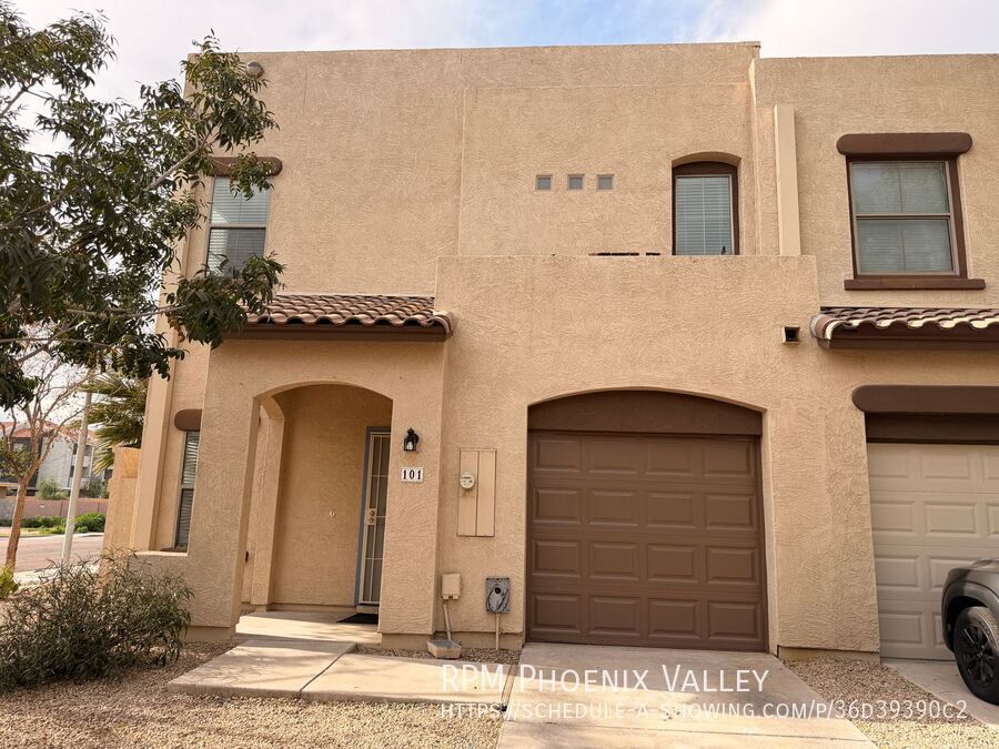 End Unit Tempe Townhome w/Garage *NEW* Paint property image