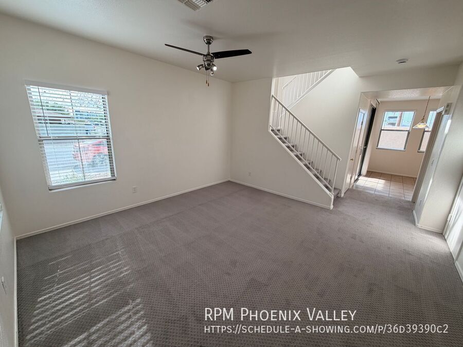 End Unit Tempe Townhome w/Garage *NEW* Paint property image