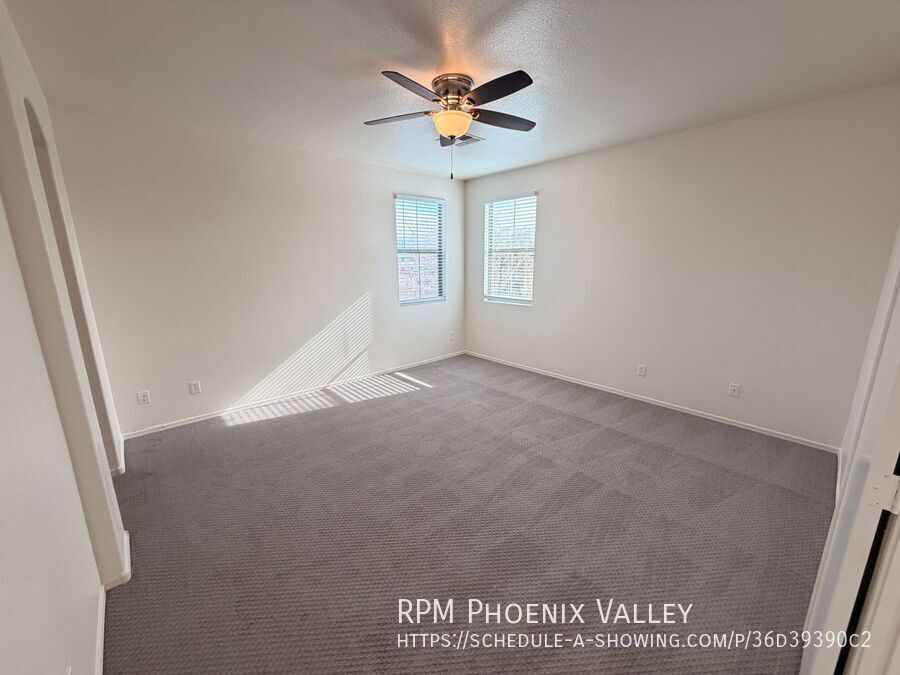 End Unit Tempe Townhome w/Garage *NEW* Paint property image