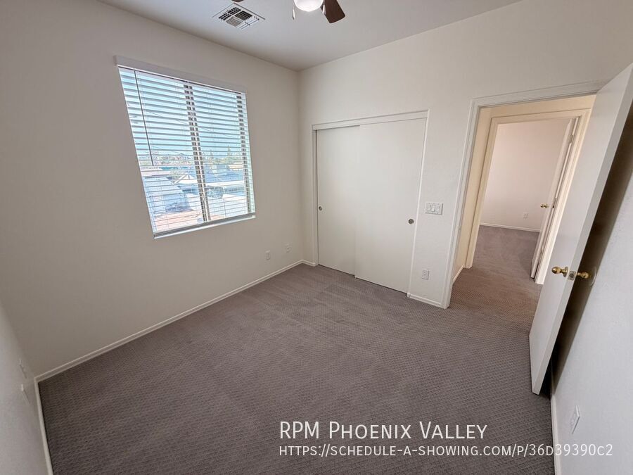 End Unit Tempe Townhome w/Garage *NEW* Paint property image