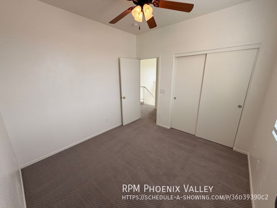 End Unit Tempe Townhome w/Garage *NEW* Paint property image