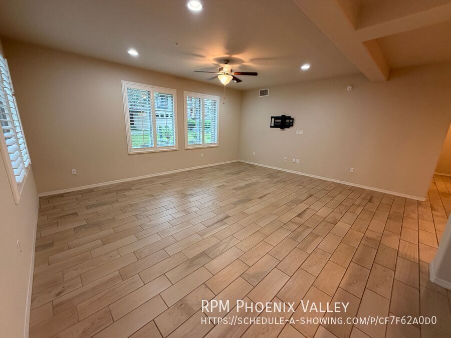 Ground Level 2/2 Condo, *Gated N. Scottsdale* Community w/2 Car Garage property image