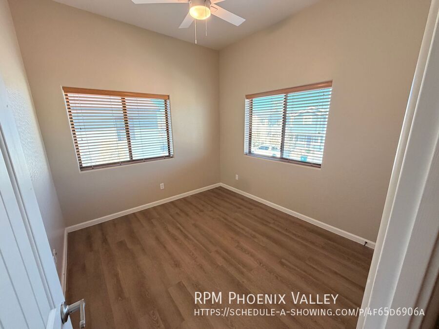 End Unit *Gated* Downtown Phx Townhome 2 Car Garage! property image