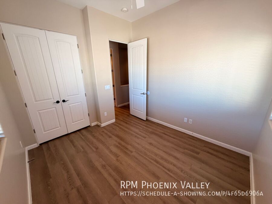 End Unit *Gated* Downtown Phx Townhome 2 Car Garage! property image