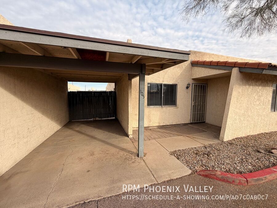 Move-In Special! *NEW* Flooring, *NO* Carpet, Single Story Townhome! property image