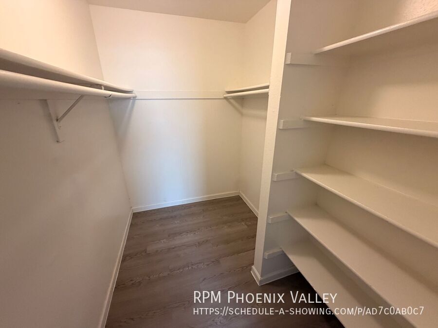 Move-In Special! *NEW* Flooring, *NO* Carpet, Single Story Townhome! property image