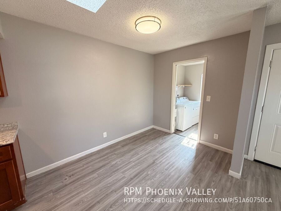 Move-In Special! Updated Single Story 2Bdm - 2 Ba Glendale Unit with *NO Carpet* property image