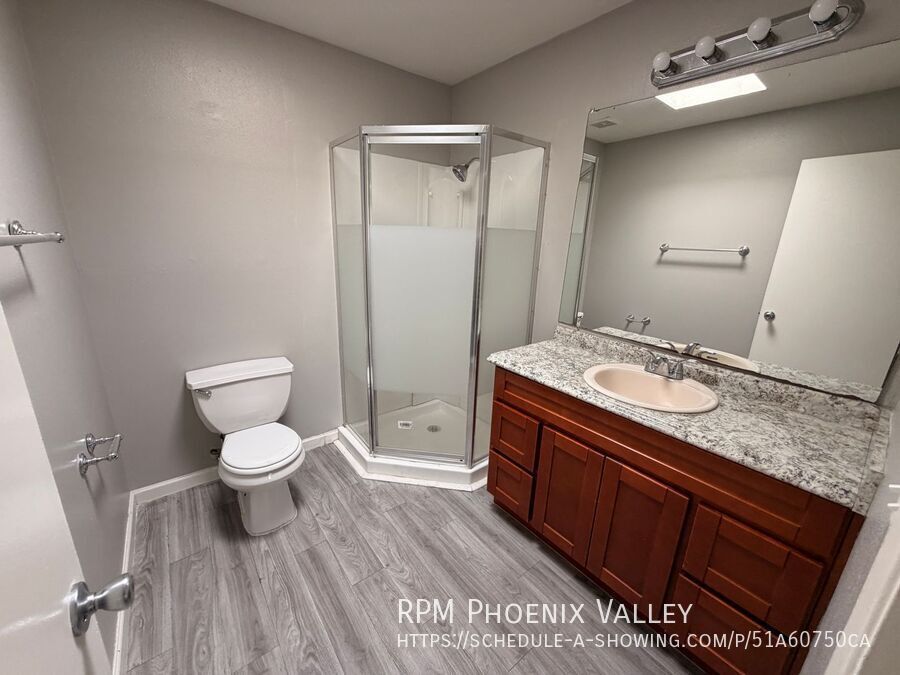 Move-In Special! Updated Single Story 2Bdm - 2 Ba Glendale Unit with *NO Carpet* property image