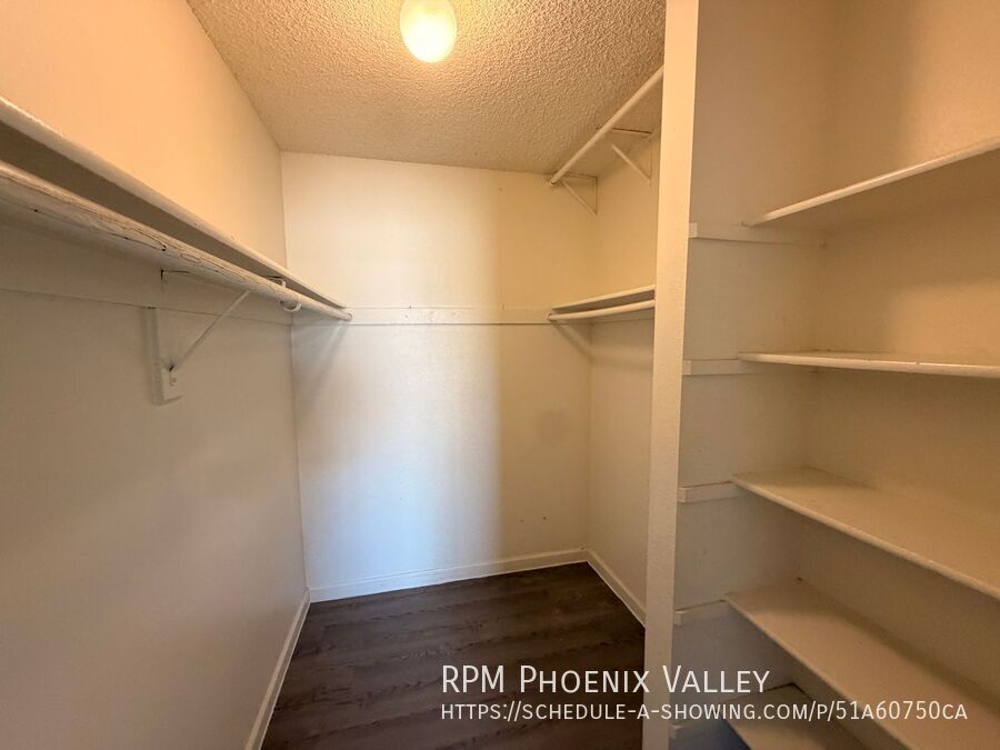 Move-In Special! Updated Single Story 2Bdm - 2 Ba Glendale Unit with *NO Carpet* property image