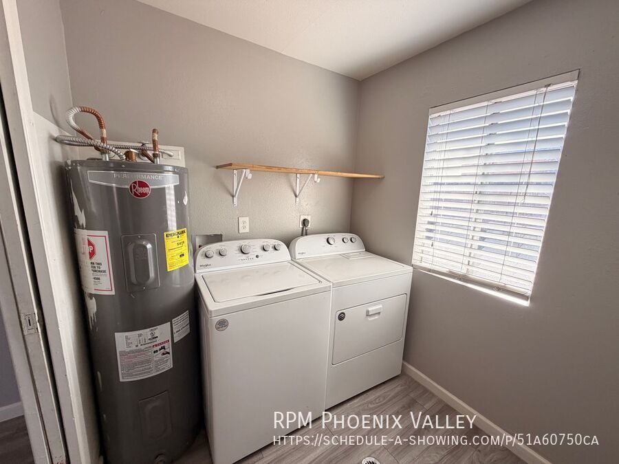 Move-In Special! Updated Single Story 2Bdm - 2 Ba Glendale Unit with *NO Carpet* property image