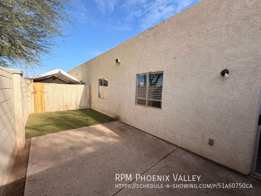 Move-In Special! Updated Single Story 2Bdm - 2 Ba Glendale Unit with *NO Carpet* property image