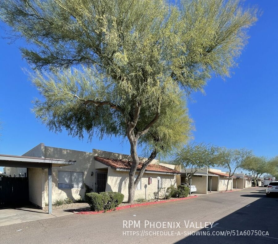 Move-In Special! Updated Single Story 2Bdm - 2 Ba Glendale Unit with *NO Carpet* property image