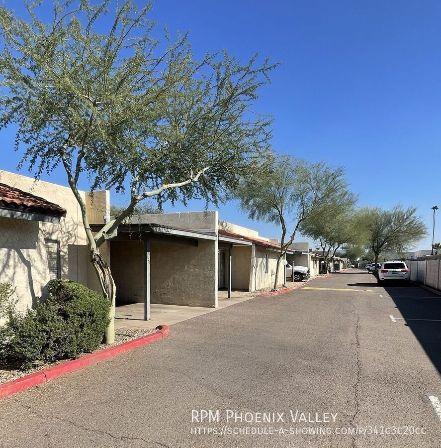 Move-In Special! Updated 2Bdm 2Ba Glendale Apartment *No Carpet* property image