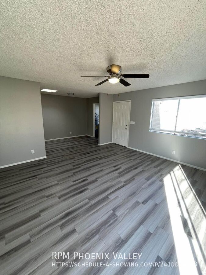 Move-In Special! 2Bdm 2Ba Glendale Unit with *NO* Carpet property image