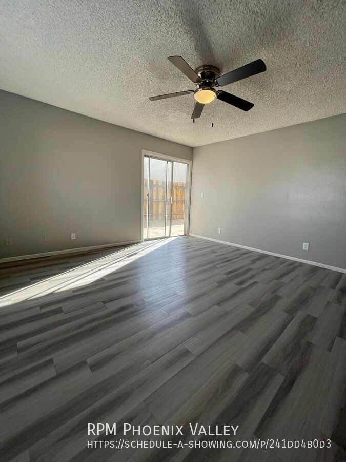 Move-In Special! 2Bdm 2Ba Glendale Unit with *NO* Carpet property image