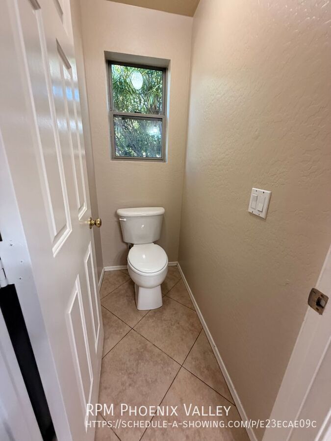 Gorgeous 3Bdm 2Ba Goodyear Home on a Cul-de-sac! *NO Carpets* property image