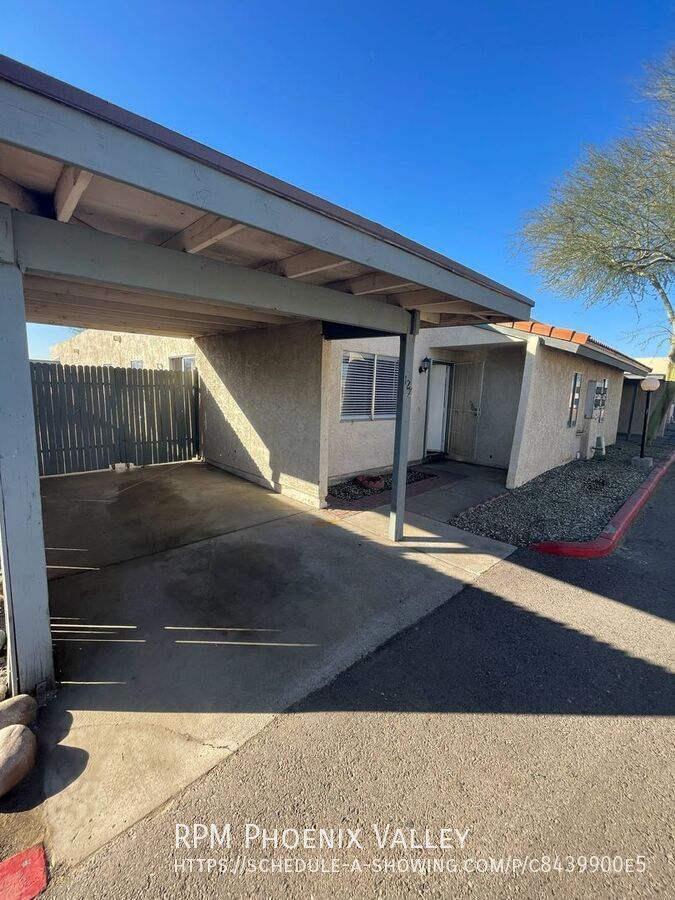 Updated Single Story 2Bdm - 2 Ba Glendale Unit with *NO Carpet* property image