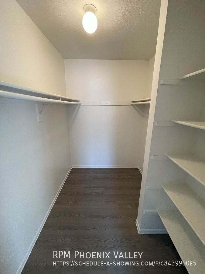Updated Single Story 2Bdm - 2 Ba Glendale Unit with *NO Carpet* property image