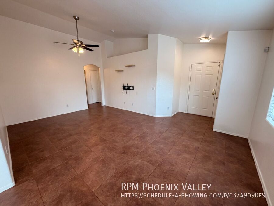 Fantastic 3Bdm 2Ba Phoenix Home with Large Yard property image