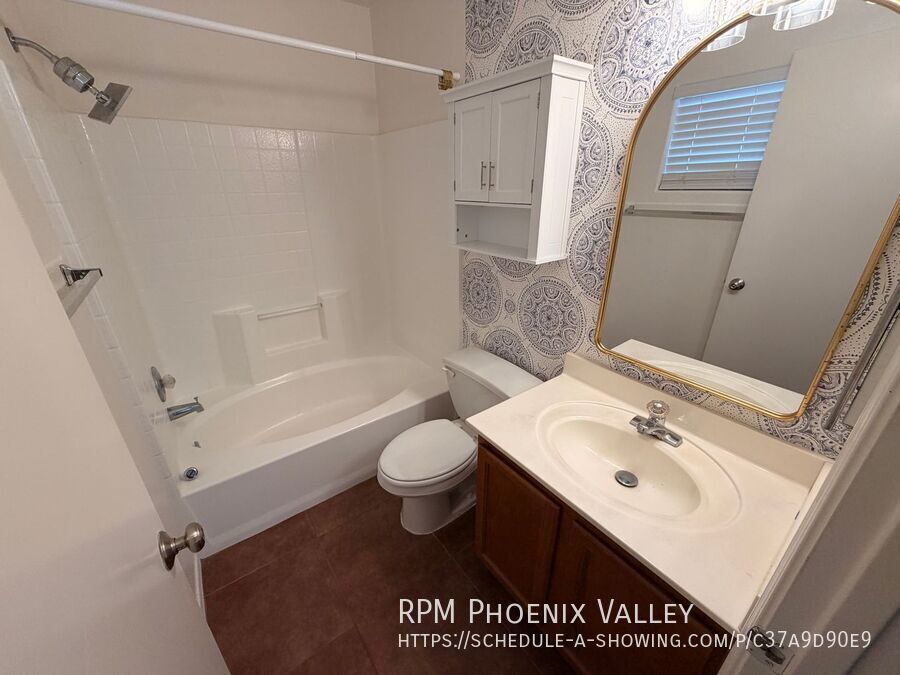Fantastic 3Bdm 2Ba Phoenix Home with Large Yard property image