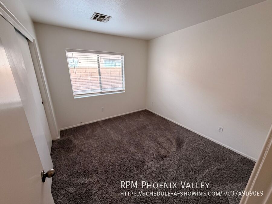 Fantastic 3Bdm 2Ba Phoenix Home with Large Yard property image