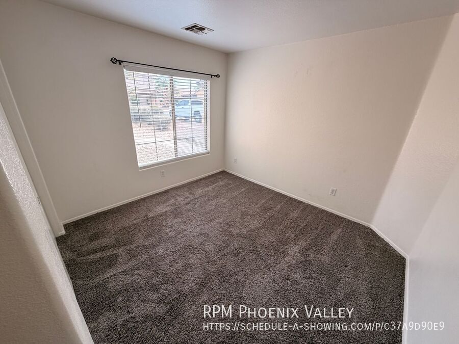 Fantastic 3Bdm 2Ba Phoenix Home with Large Yard property image