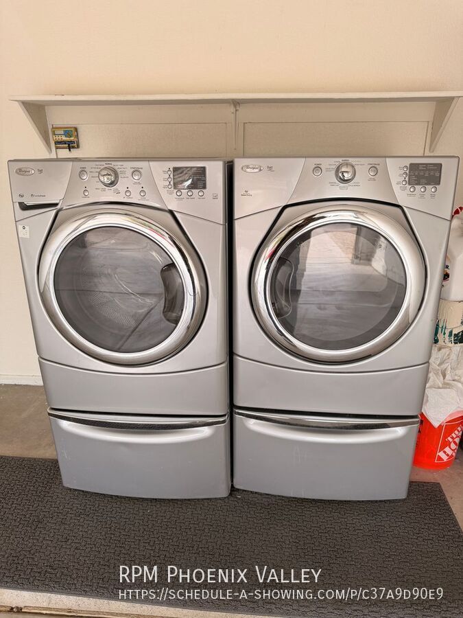 Fantastic 3Bdm 2Ba Phoenix Home with Large Yard property image