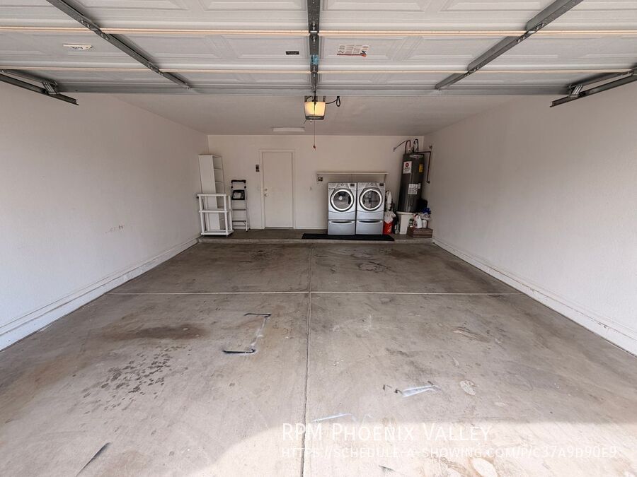 Fantastic 3Bdm 2Ba Phoenix Home with Large Yard property image