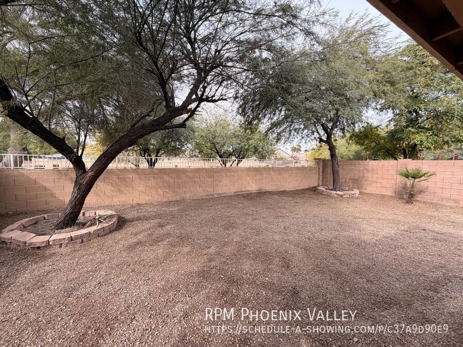 Fantastic 3Bdm 2Ba Phoenix Home with Large Yard property image