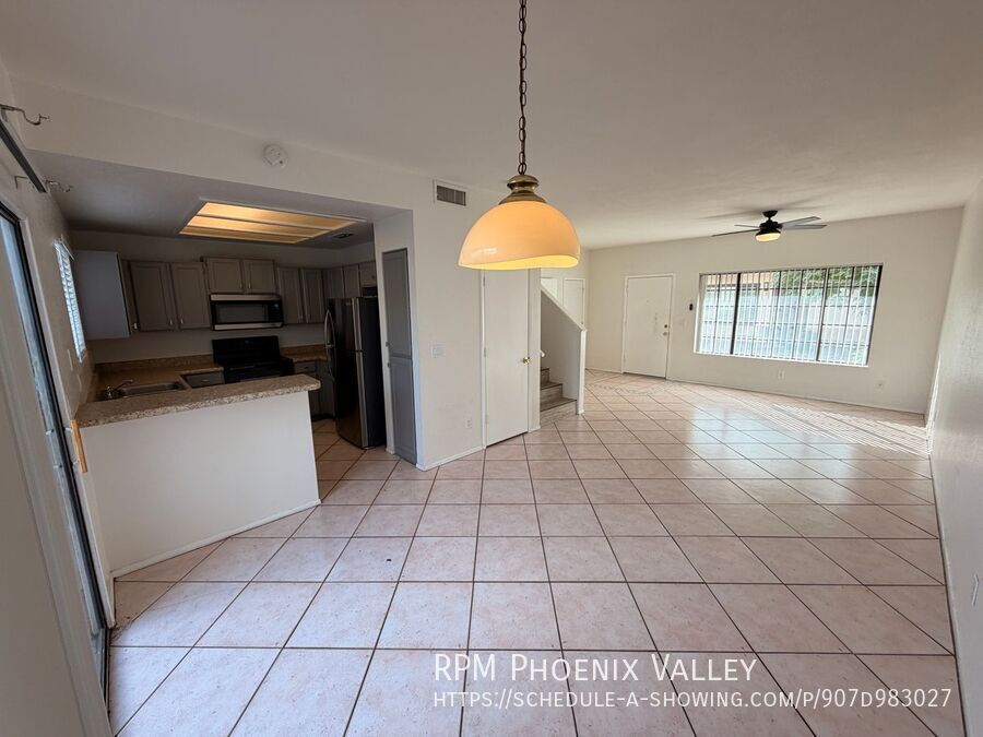 Charming 3Bed /2 Bath Chandler Townhome With *NO* Carpet! property image