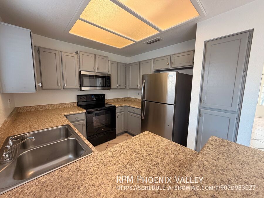 Charming 3Bed /2 Bath Chandler Townhome With *NO* Carpet! property image